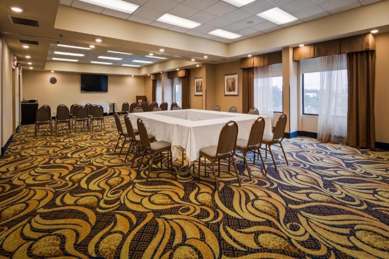& Columbia Northeast By Ihg 3*