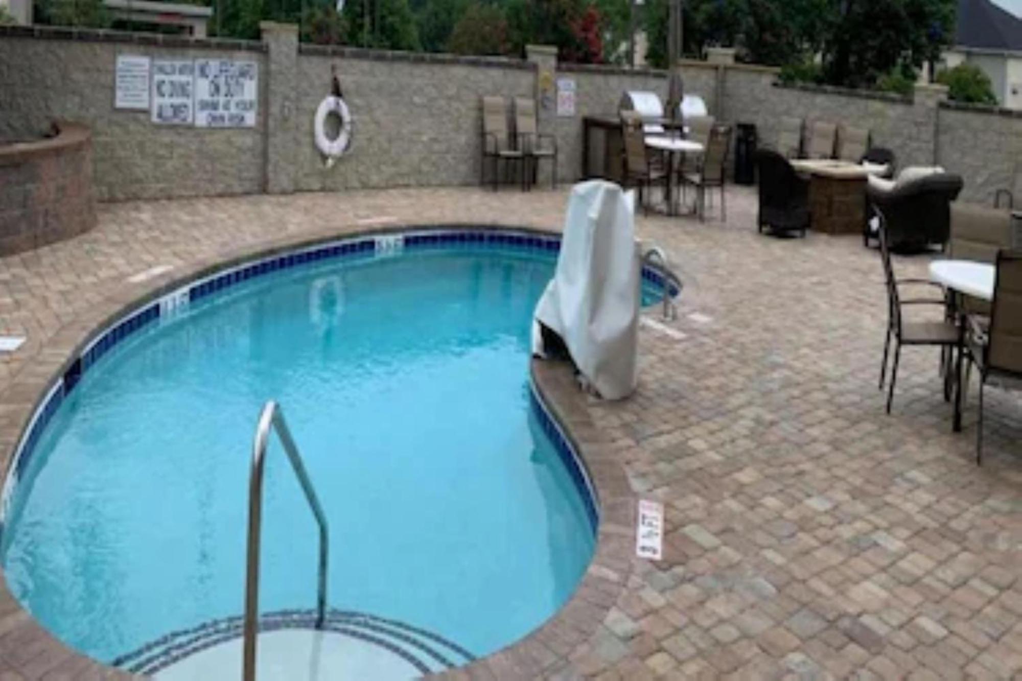 & Columbia Northeast By Ihg Hotel Dentsville